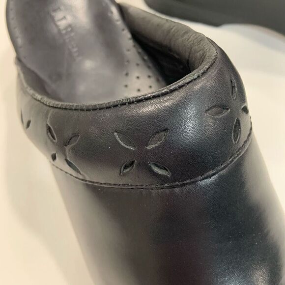 L.L. BEAN Leather Clogs (Sz 9.5) - Picture 6 of 10